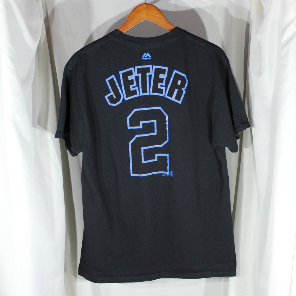 Majestic Athletic MLB Cool Base New York Yankees#2 Derek Jeter T-Shirt - Size L